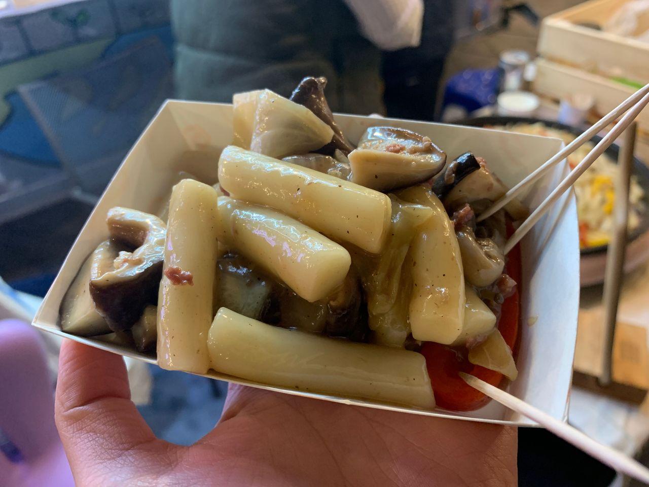 2025 Dongdaemun Night Market Visit! - Enjoy all the attractions from lively DDP night market!